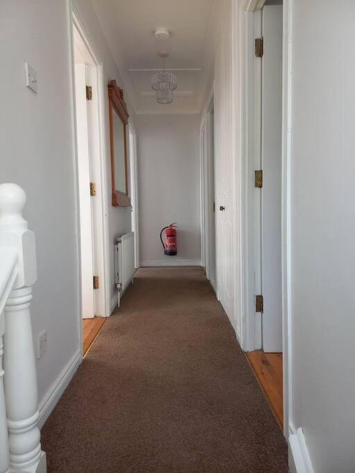 Large 4Bed Available Long-Term In Letterkenny Villa Exterior photo